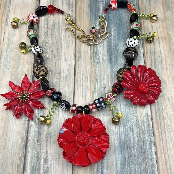 ⭐️Adorned Crown Artisan Assemblage jingle bell poinsettia Christmas necklace - Picture 7 of 11
